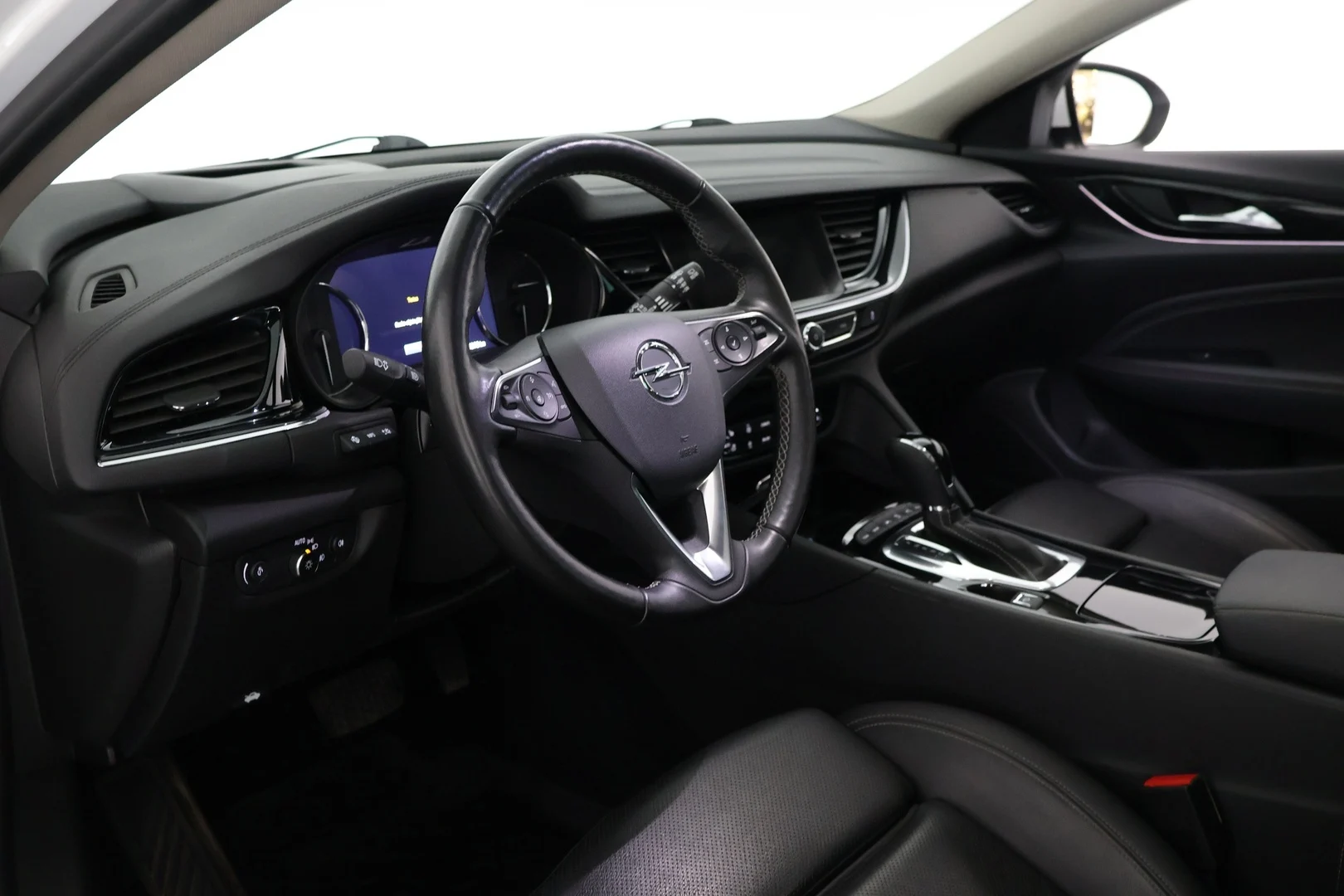 Car Image - 32XrjrrLno3xYp6ljFl9pZ