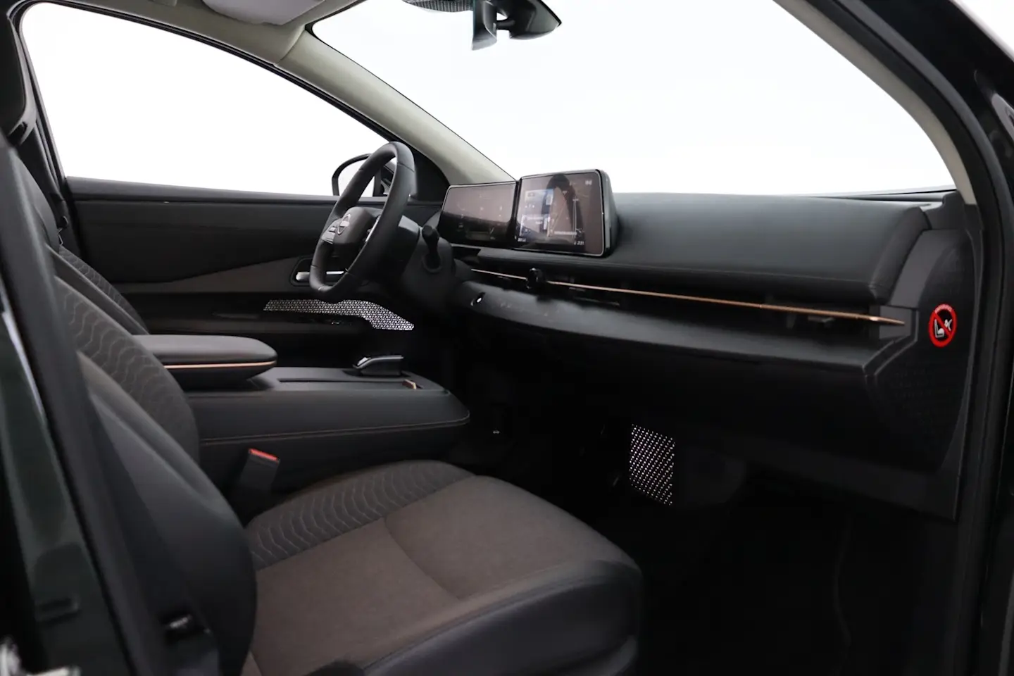 Car Image - crbKO7U2NHkyz48F8DxKy