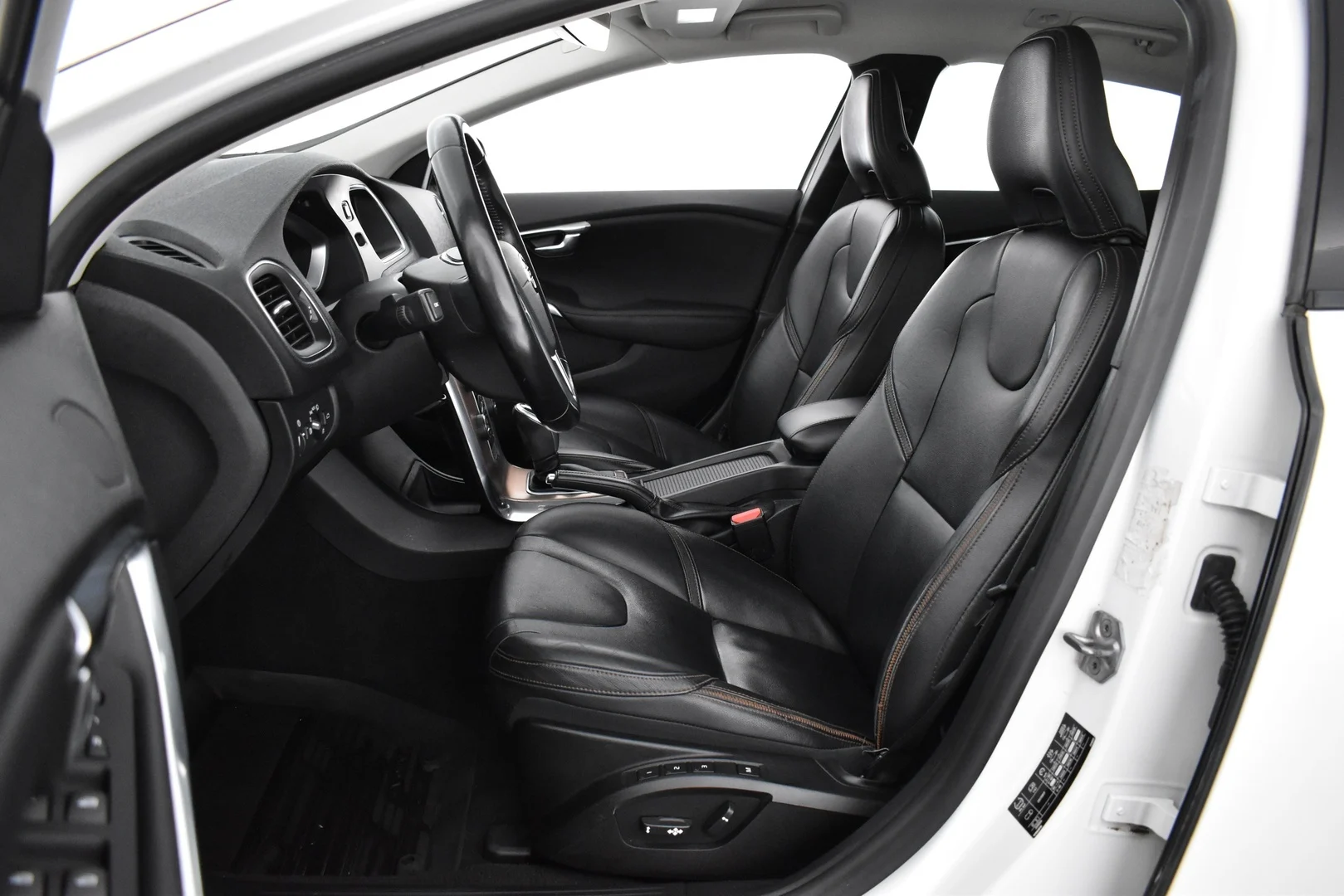 Car Image - cLFuiT1fYZs2dqsgCaLNG