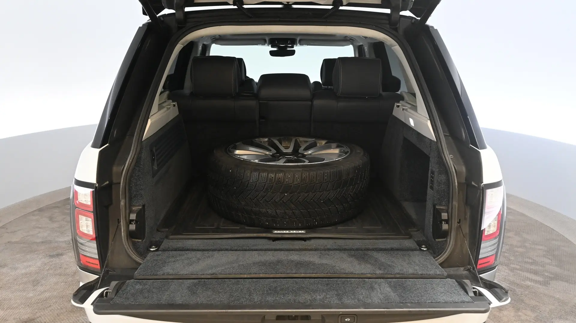 Car Image - 1WG56KSwSB8yQc2U02Q44h