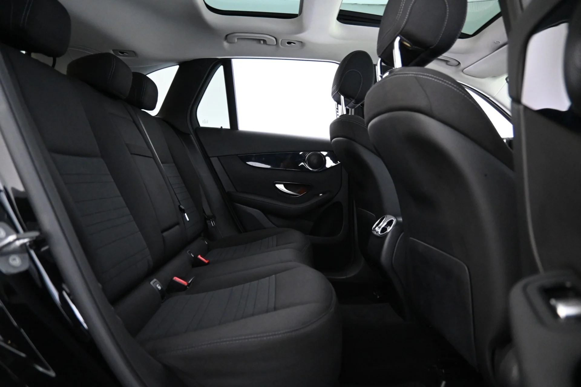 Car Image - 69MJJiXak27ghiBgAwn8EM