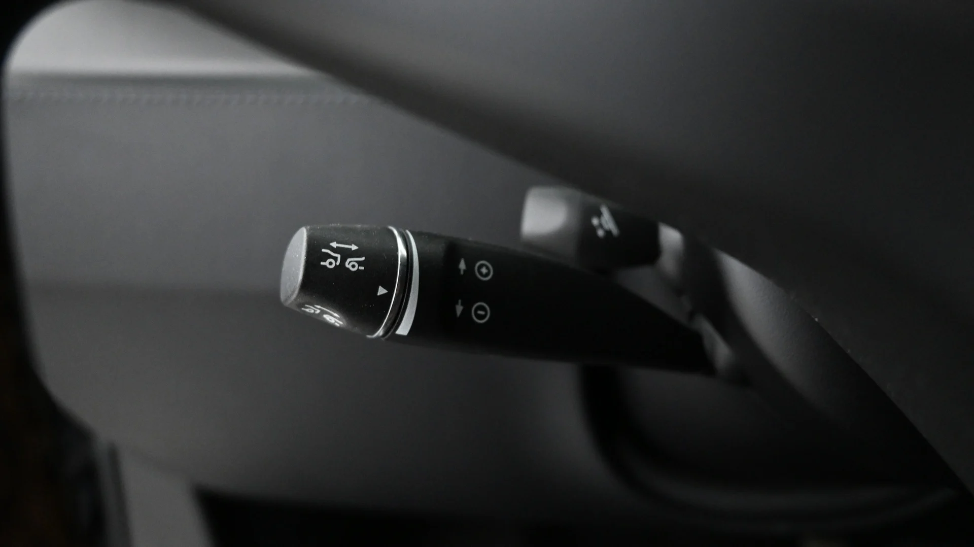 Car Image - 2LaQDA4B7x5iVda5dZL6kM