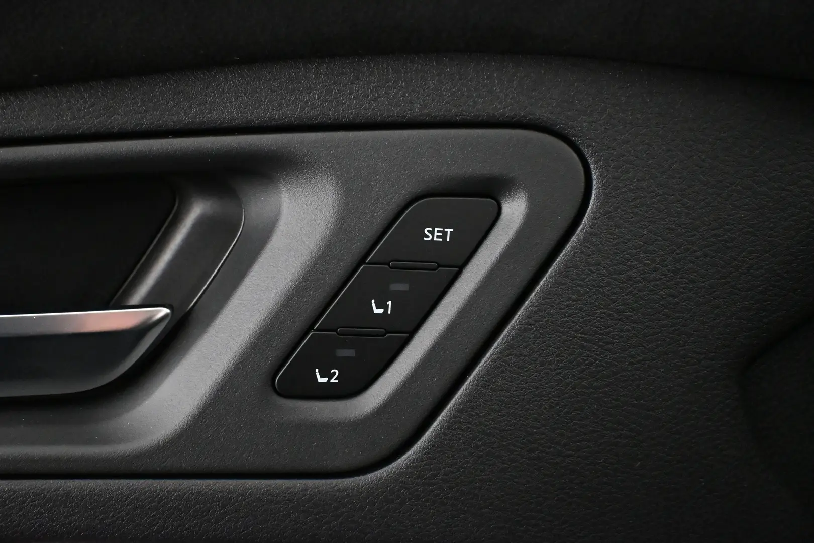 Car Image - NHL5we6hzPPoATdZrLJtZ