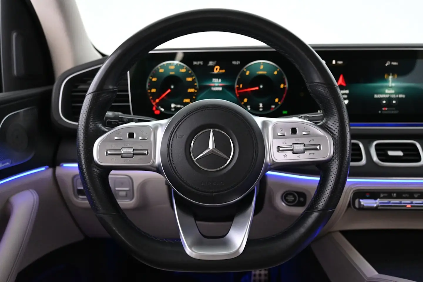 Car Image - 2Ii9moRLNbPzv5dqIkkX6B