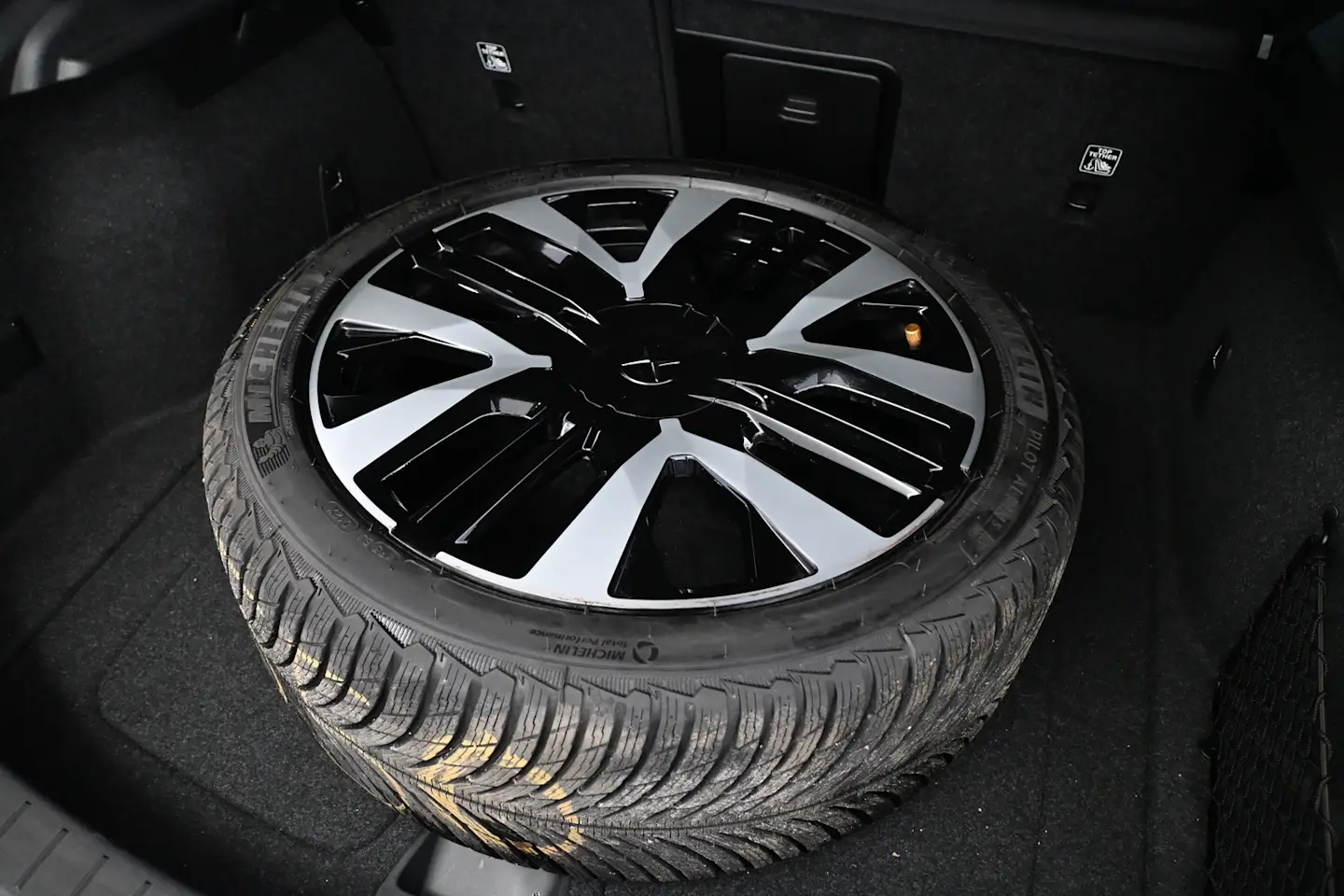 Car Image - 1hvyp3JifpcKvsaB6VVDua