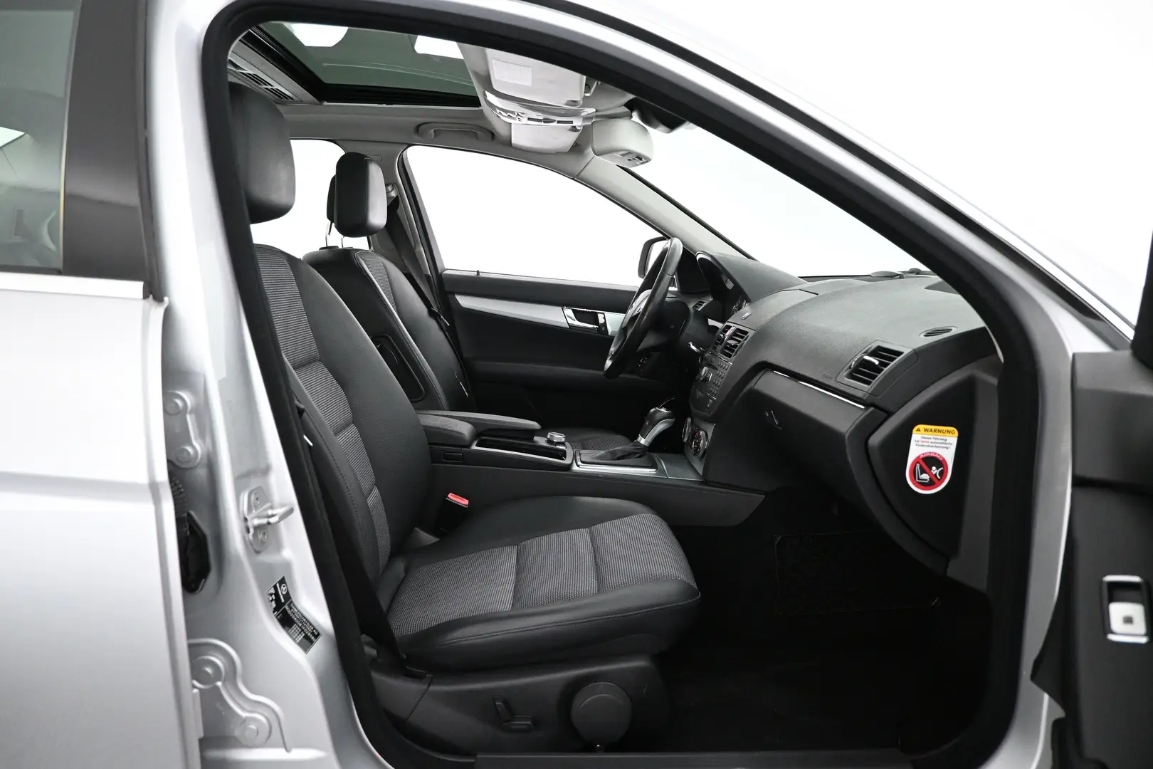 Car Image - sQucPQB42NiRSzhr1iV8R