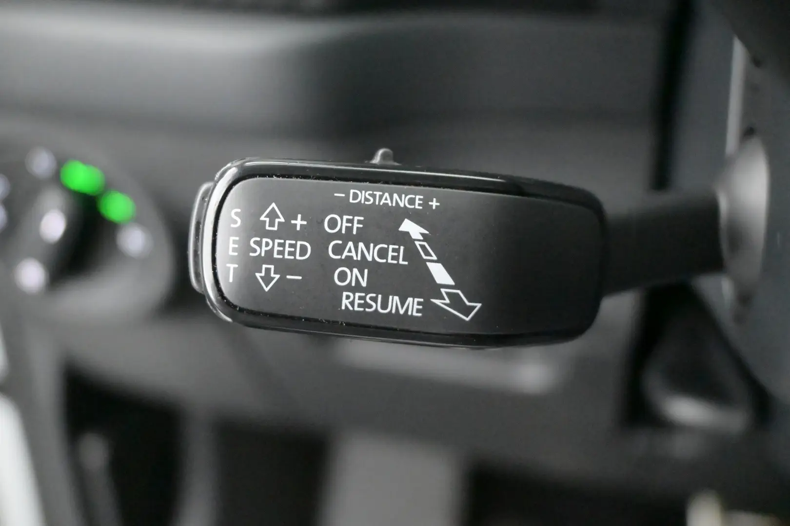 Car Image - 5Q7TPXnHgjJXTB5Whzotox