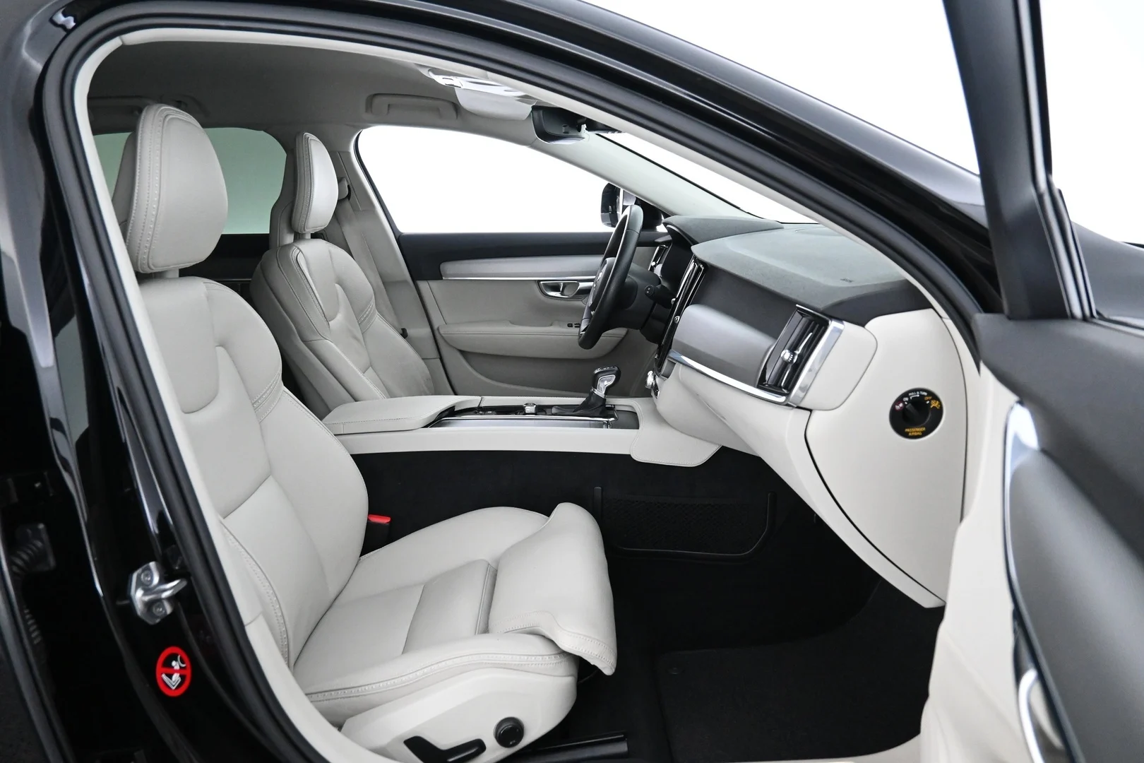 Car Image - 6EmM4xKvTZZCsC44Bm5WKS