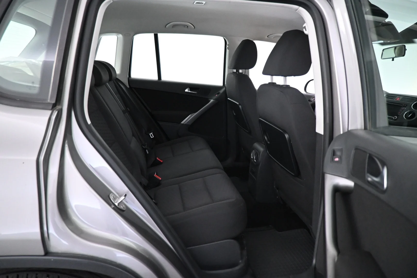 Car Image - 6IdZyyYtk9lEkNsVujGKCD