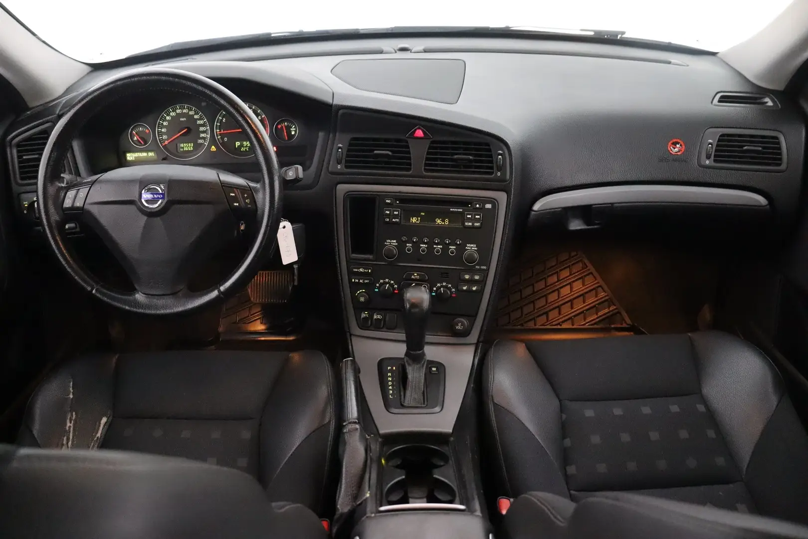 Car Image - om4SZ8IlyiaT3o0NEWvB6