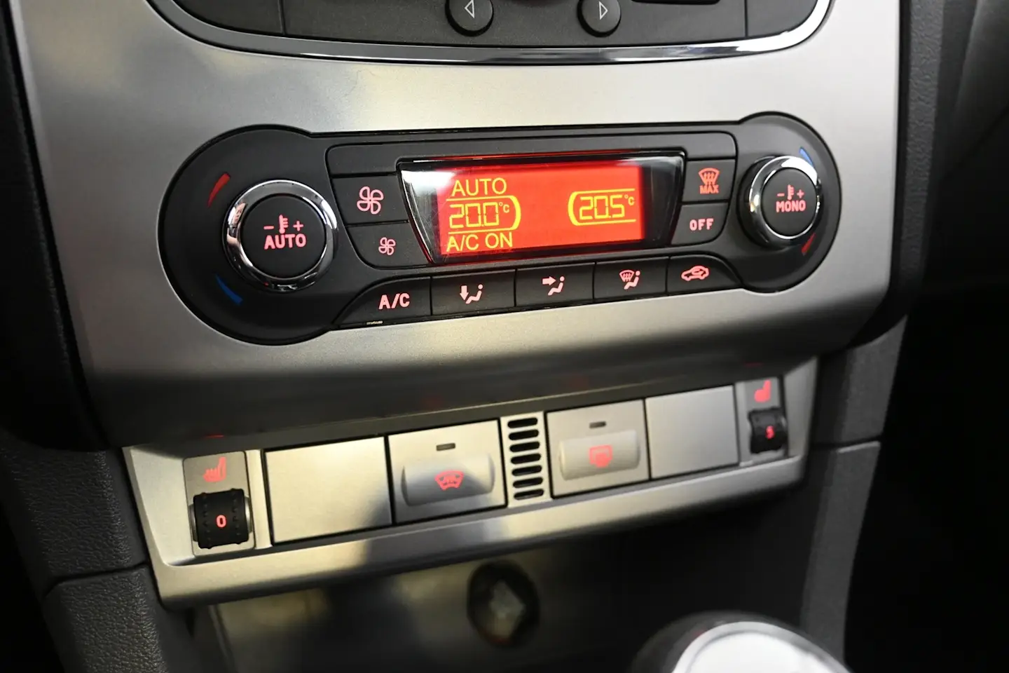 Car Image - 6JUcrOVV2KxBhI0GfeZIev