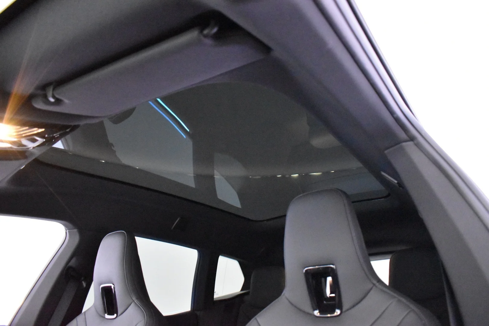 Car Image - 5i5NKg2obamddkplC18vmV