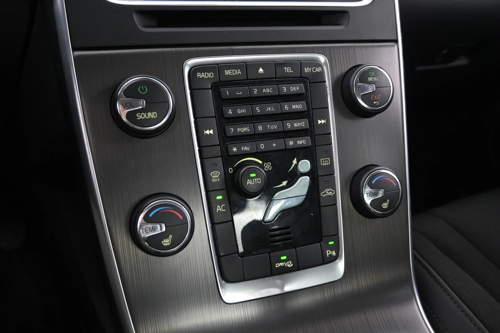 Car Image - 2UYSJpSJKP0AXBkHmSLTxv