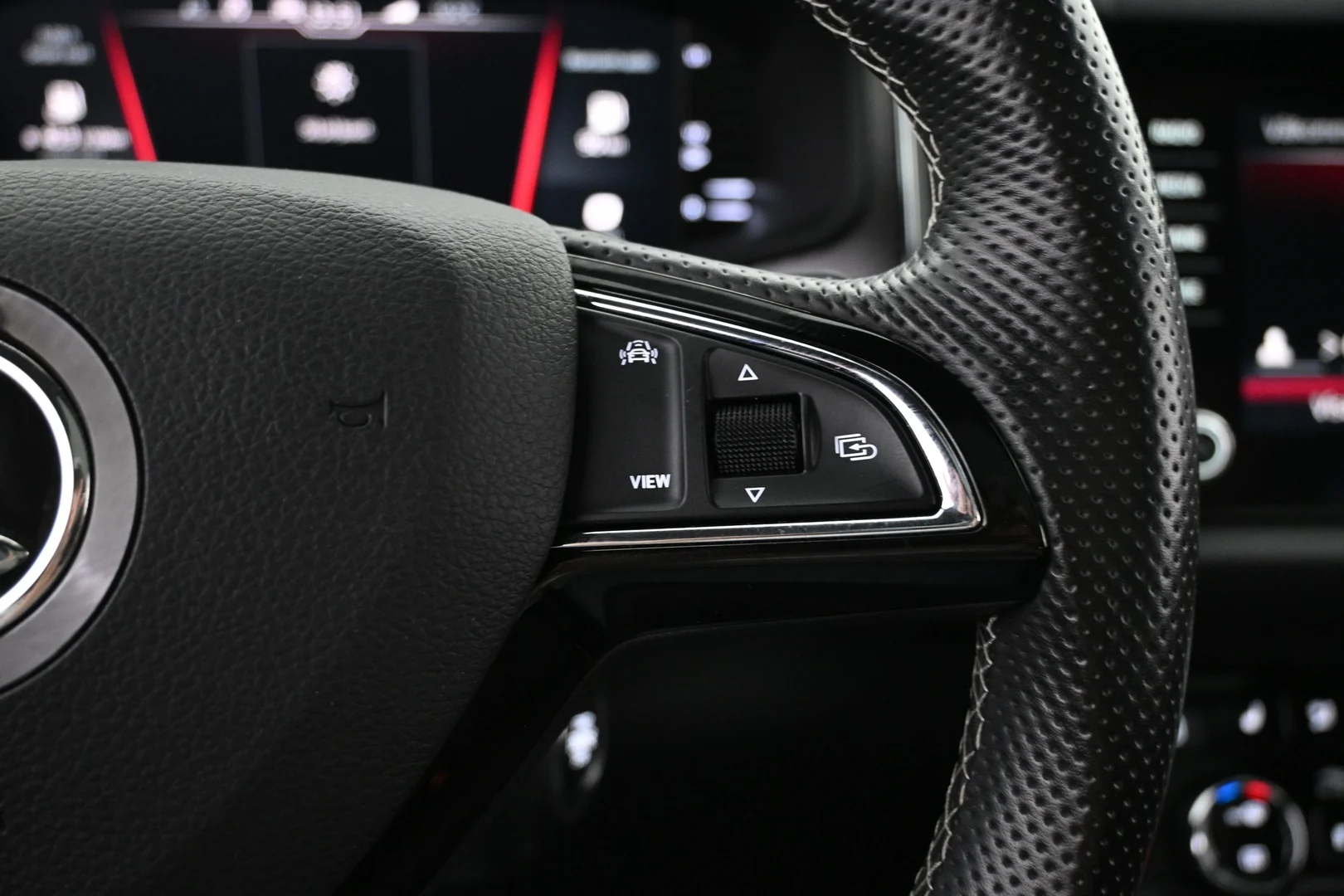 Car Image - 5awWrUO03SXYfw9SkFBndF