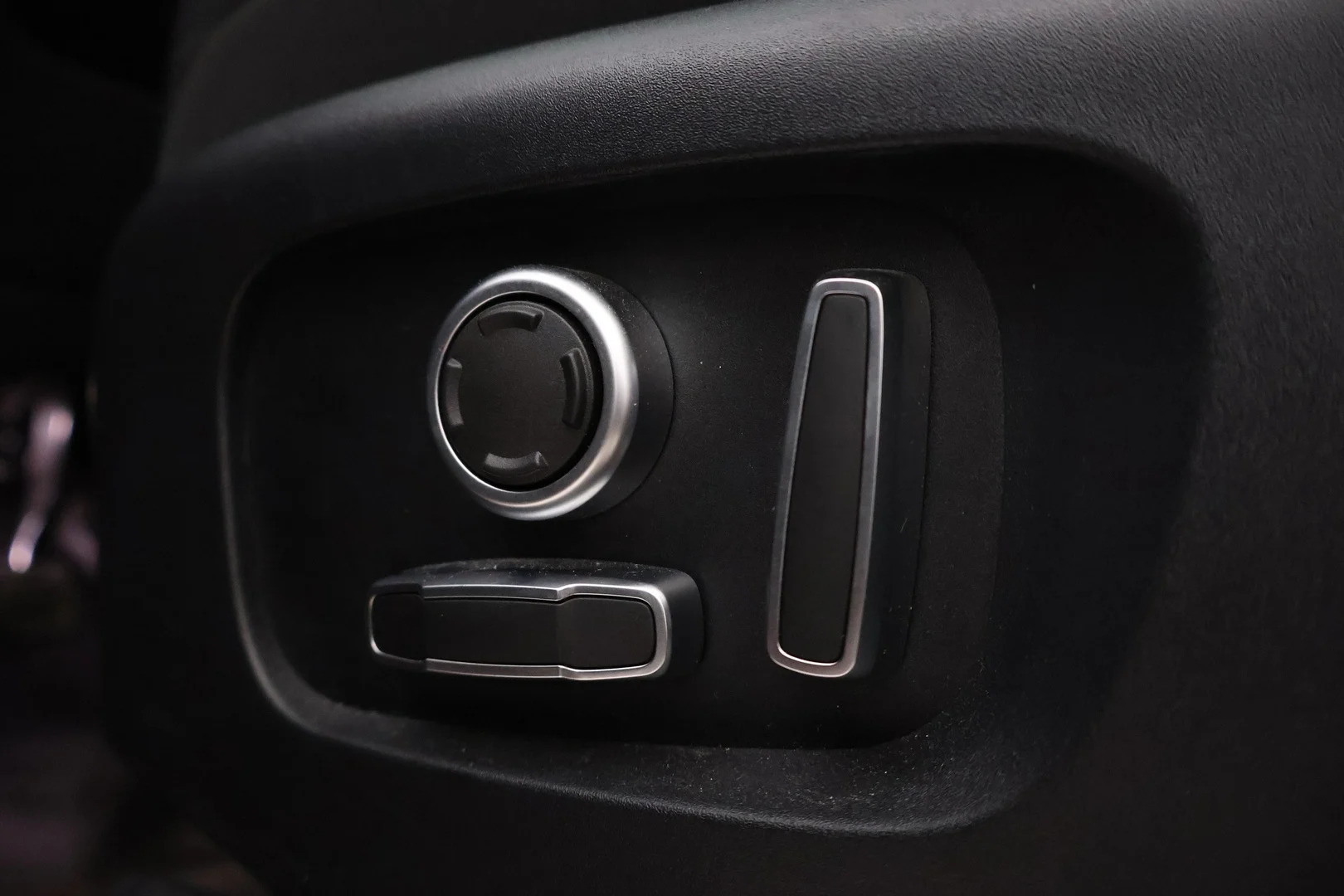 Car Image - 7pEVOFSF1RddMDCNUD2fTk