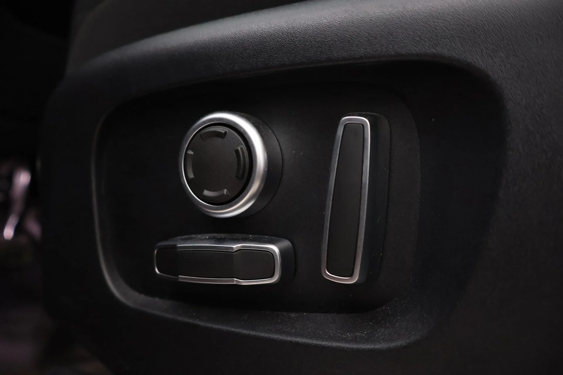 Car Image - 7pEVOFSF1RddMDCNUD2fTk