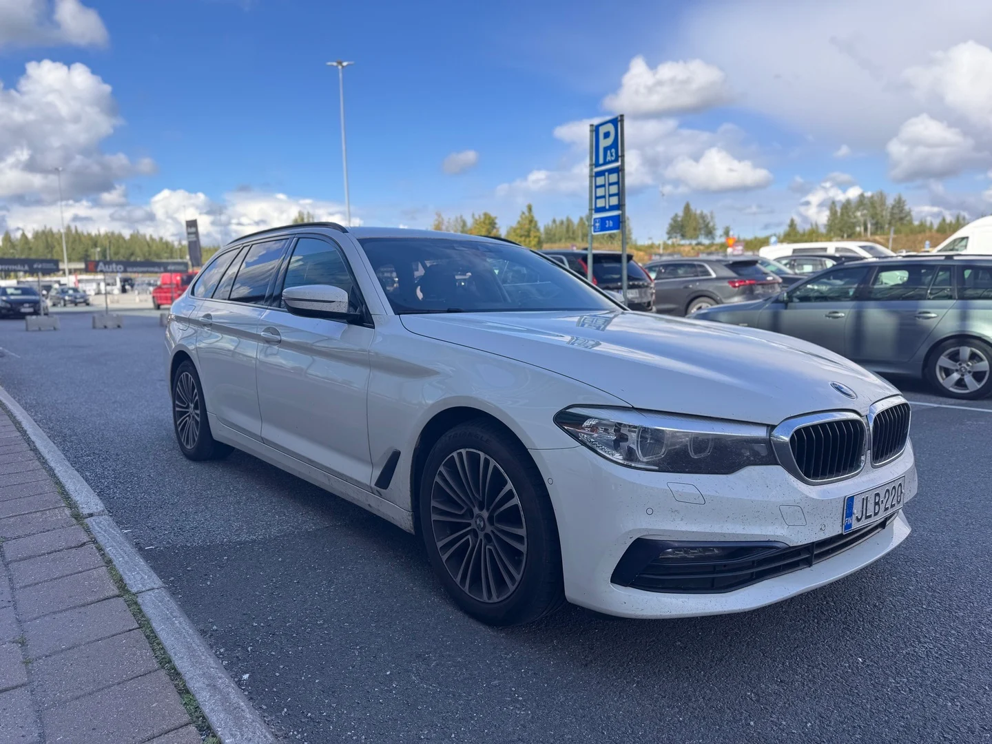 Car Image - 60vs74qmLOAzVJSpIvOHNZ