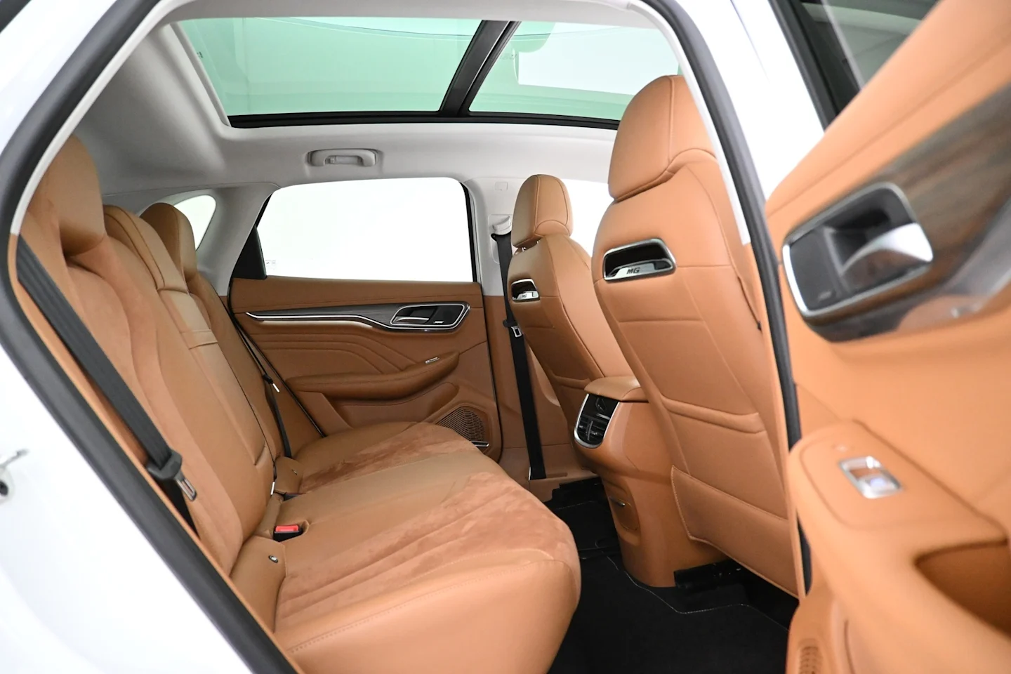 Car Image - 3ly9b7ZxJNFw9Dm71yMLhV