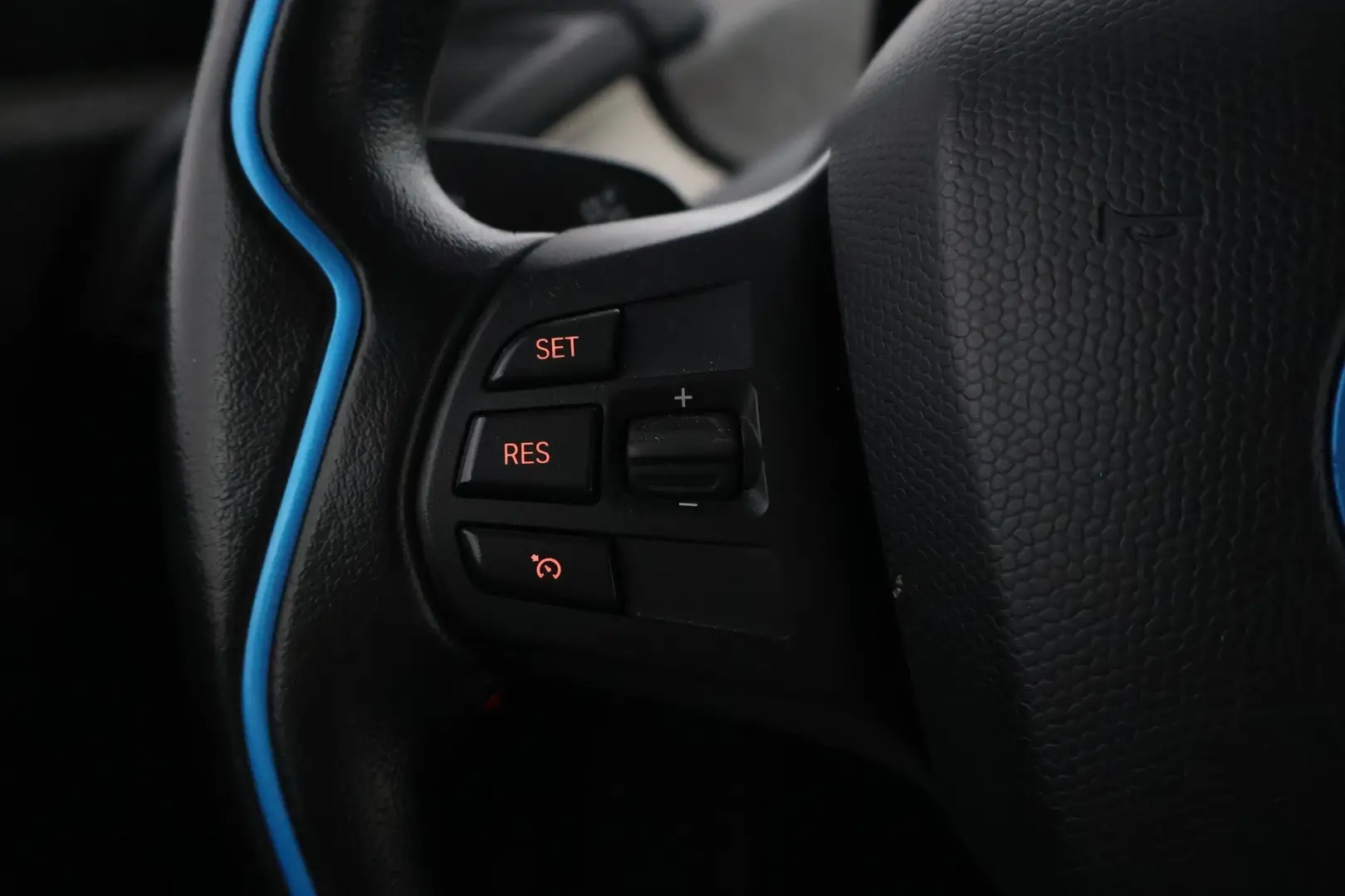 Car Image - 4914r7kvcLmcNP4Uvdiw6r