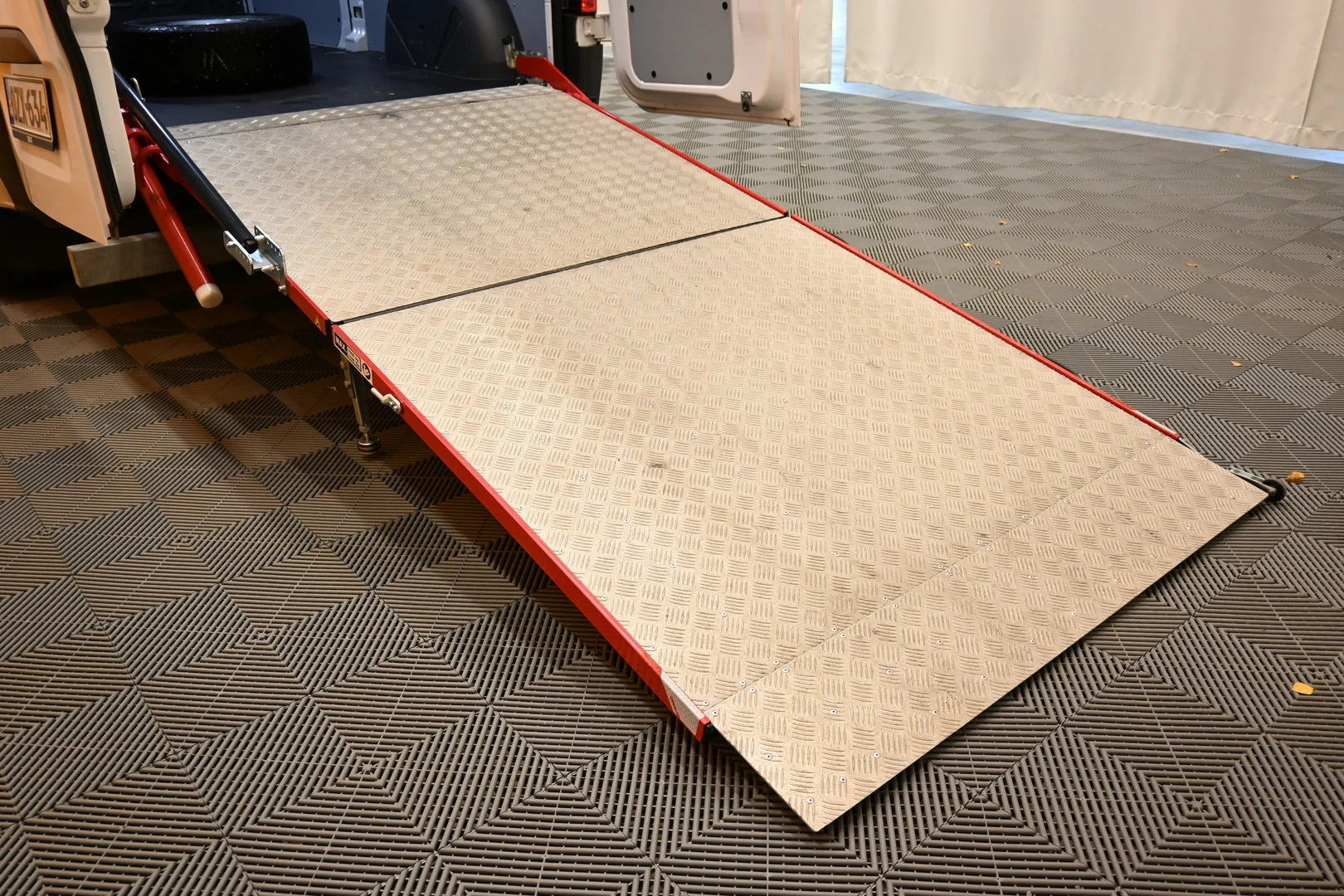 Car Image - 6VcECN1ZdWg6bcgqTQwB5p
