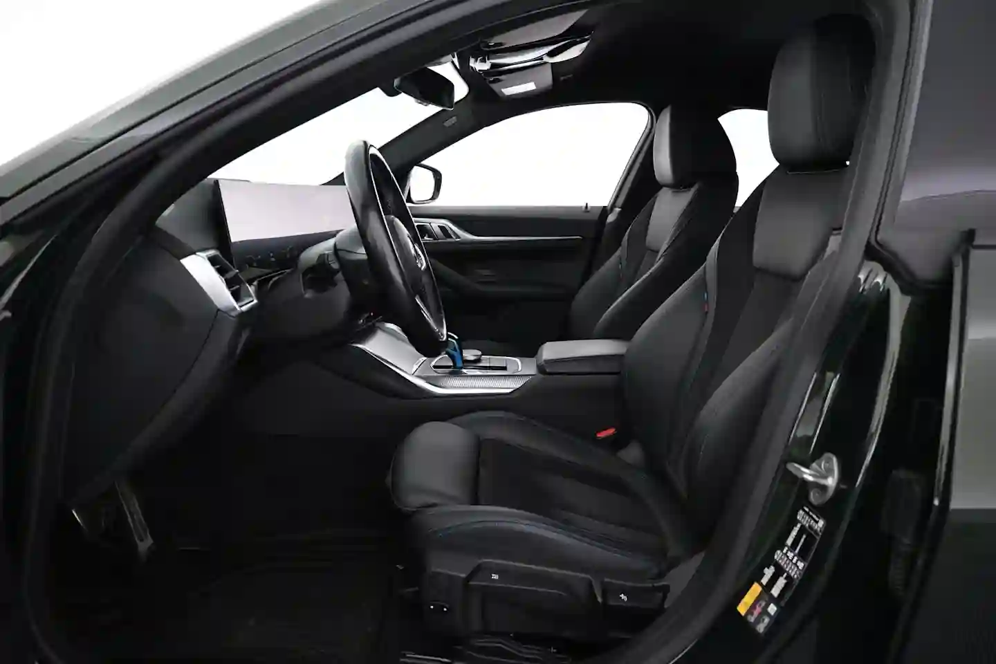 Car Image - EtpRJMCW7riWQUi1K8dD0