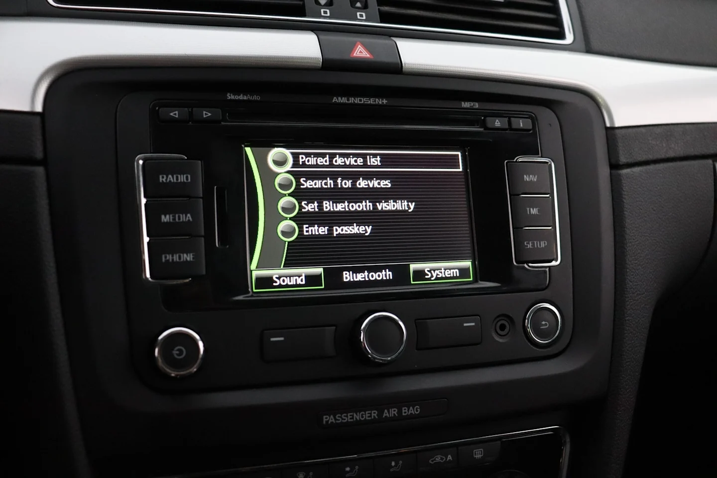 Car Image - 3th09IPSoHXlxBuwXi34r9