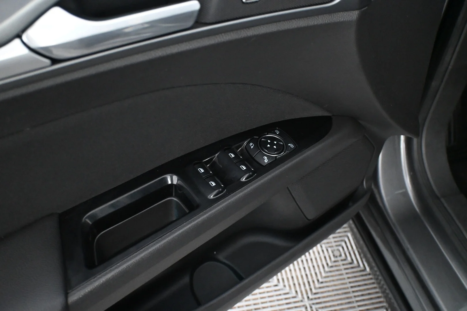 Car Image - 5GnVykcvnzJr2WGW2Q59cL