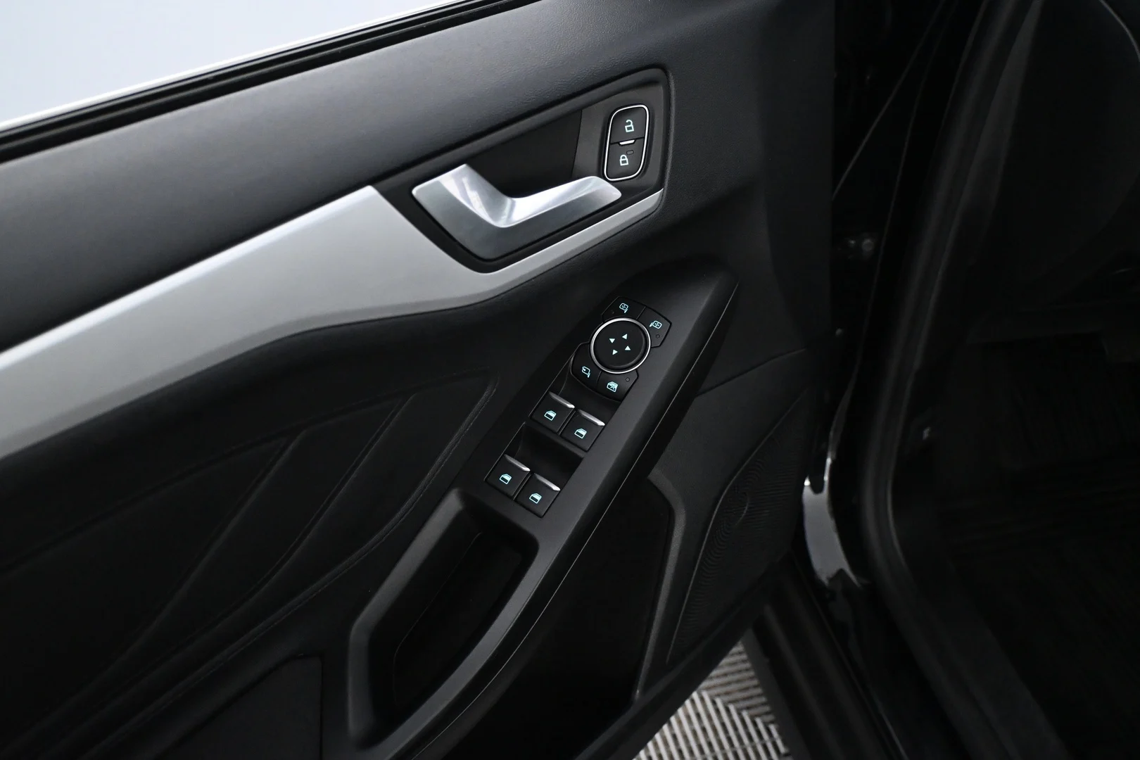 Car Image - 76fgL9hNGRy0rrOiBjUnrp