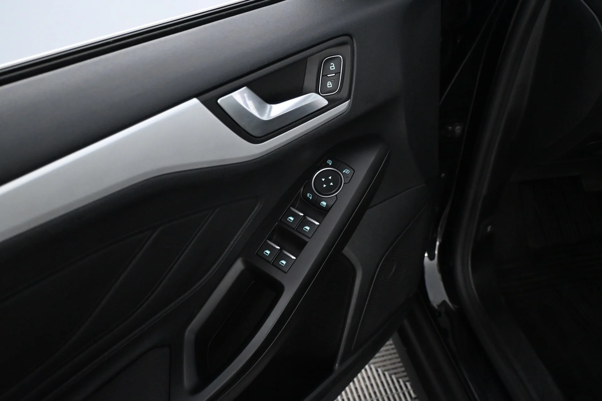 Car Image - 76fgL9hNGRy0rrOiBjUnrp