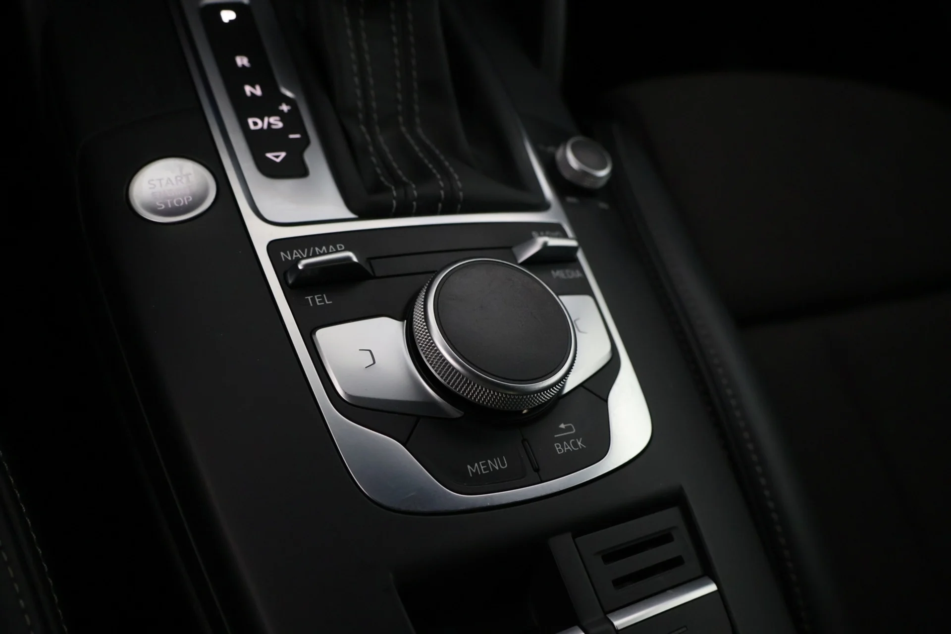 Car Image - 34ectiUITQ8F21zkDoXO47
