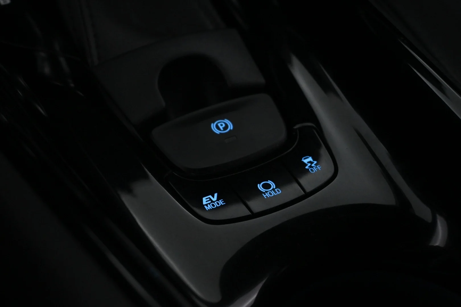 Car Image - 6u5OeqXuWomeM6A2e4Kpwl