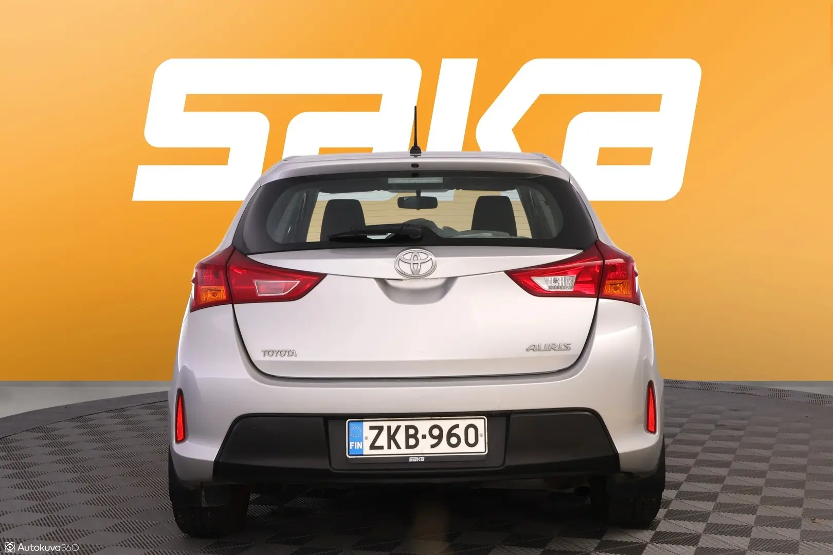 Car Image - 1FgCoj7BS8nRP833VPyLqE