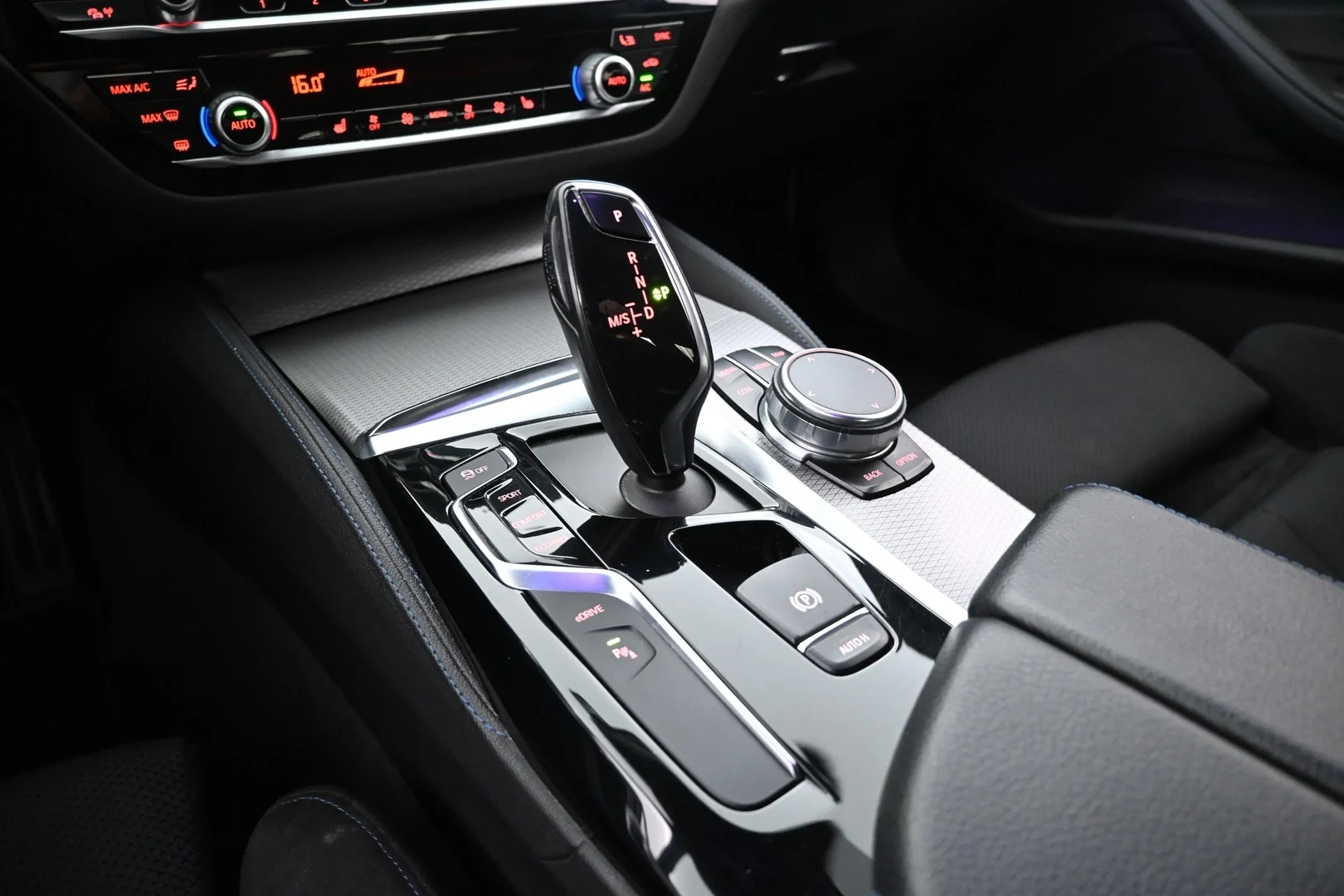 Car Image - 6lMkGlW8FWNLtnmjruAW0H