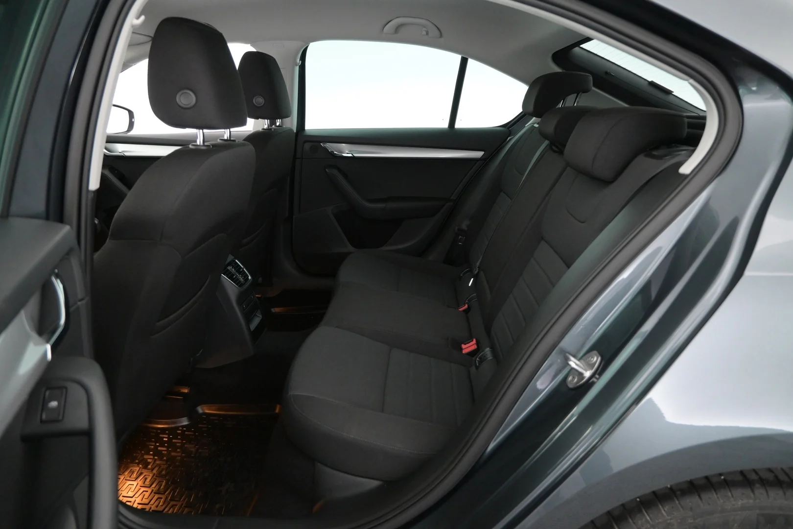 Car Image - 1rSiDcLSTNHVlCr4YYGnd0