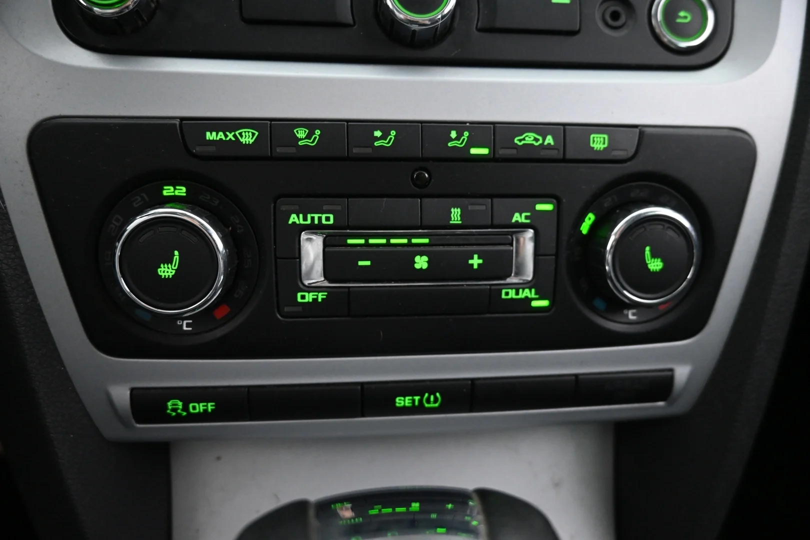 Car Image - 4Tvb8grAkwmXeX3FXjRdGW