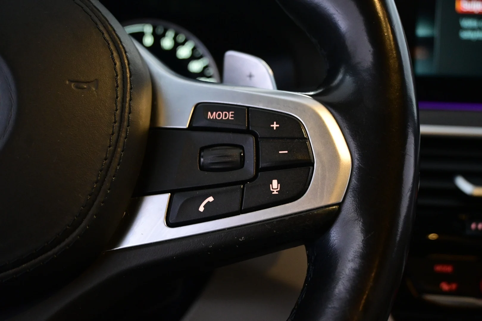 Car Image - 7iP7ZFFhs1rfljZx03UUW2