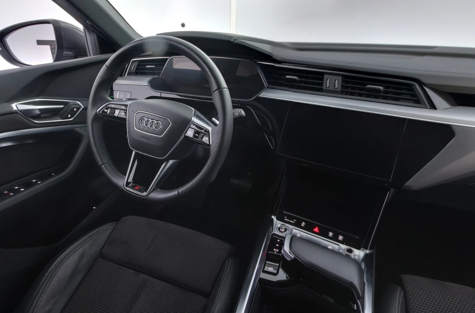 Car Image - 4e4Tg0uFrUrGj8uqRGrtHu