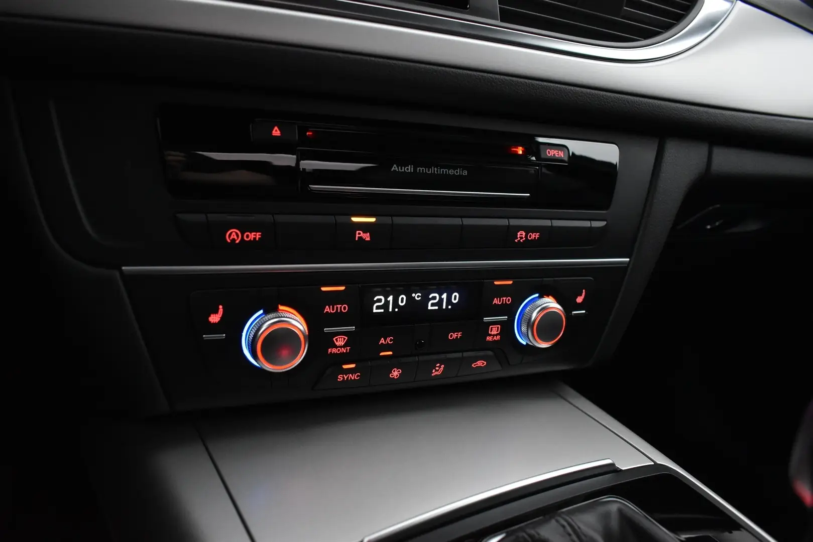 Car Image - 4kBumoMXvPpxLyhN7wTDbZ