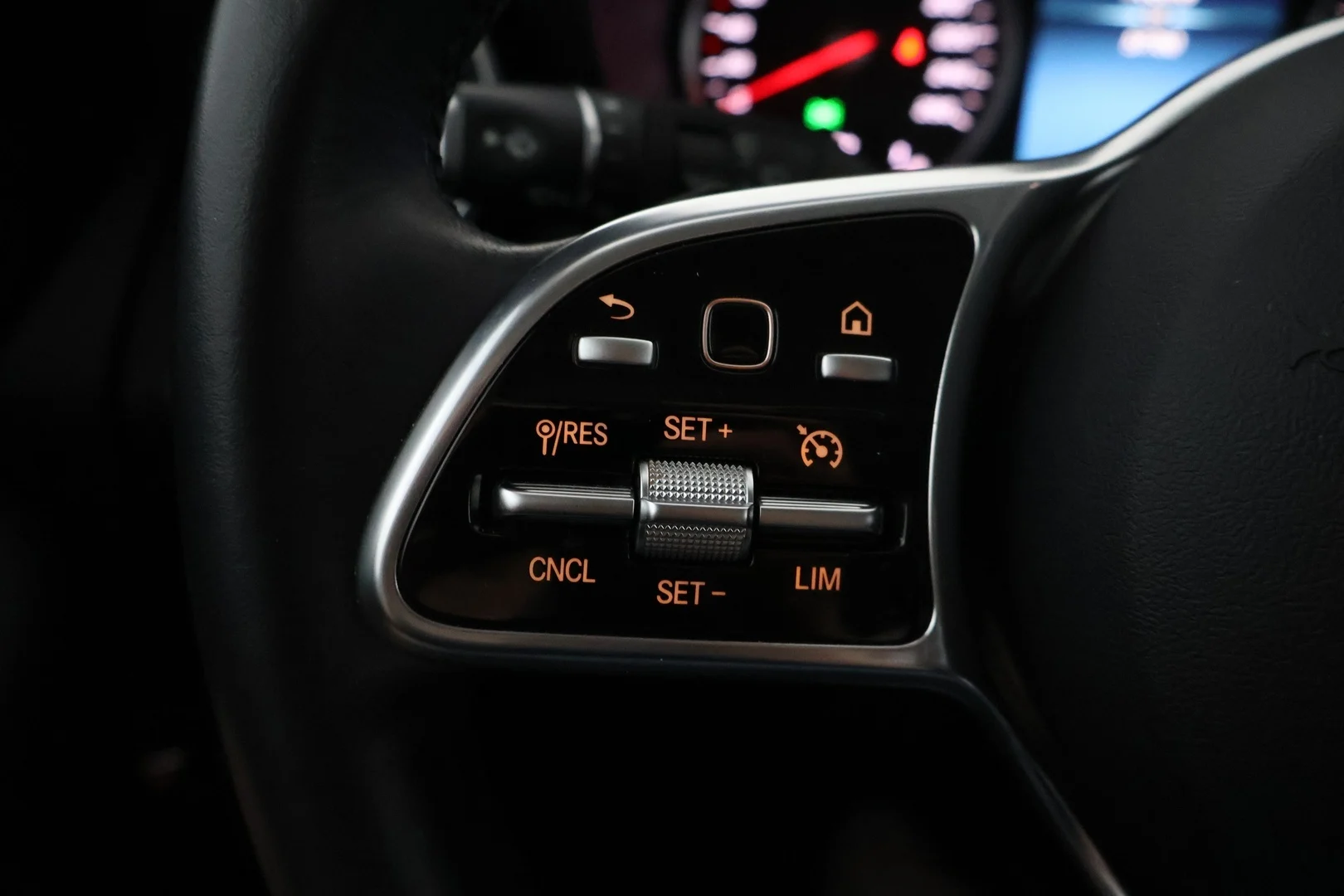 Car Image - 1dPnf6hJV8yAtnU4slfRyA