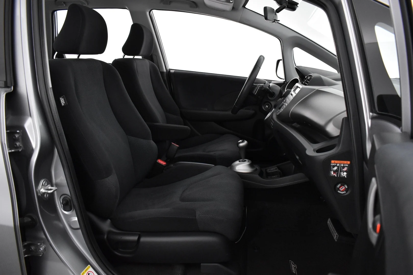Car Image - 1M27gUnGJJKSMmDJl3WrrZ