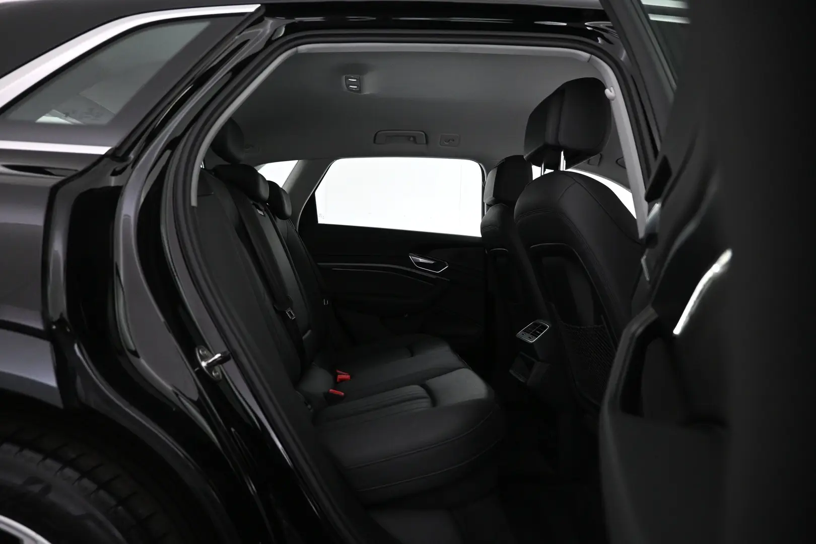 Car Image - 2jWGV5CrCGt59lnl5uqkQm