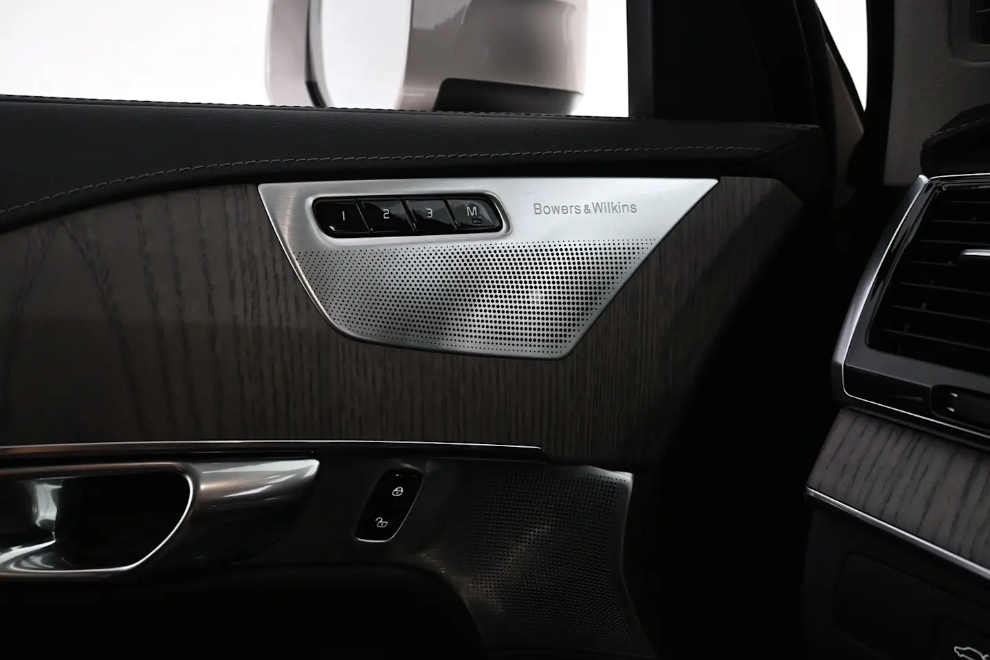 Car Image - 5Hb0M8EjDE58k74dg5L7UN