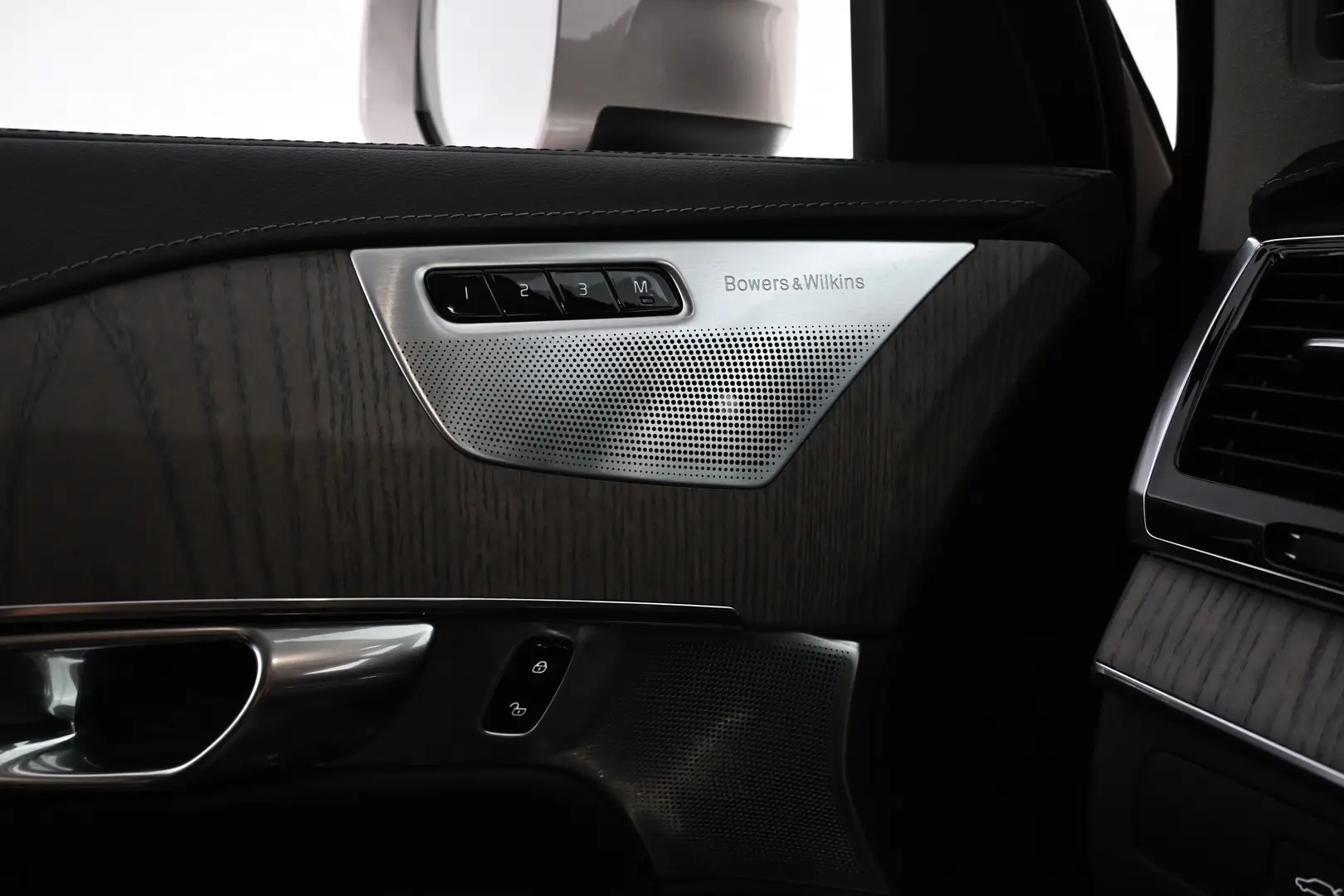 Car Image - 5Hb0M8EjDE58k74dg5L7UN