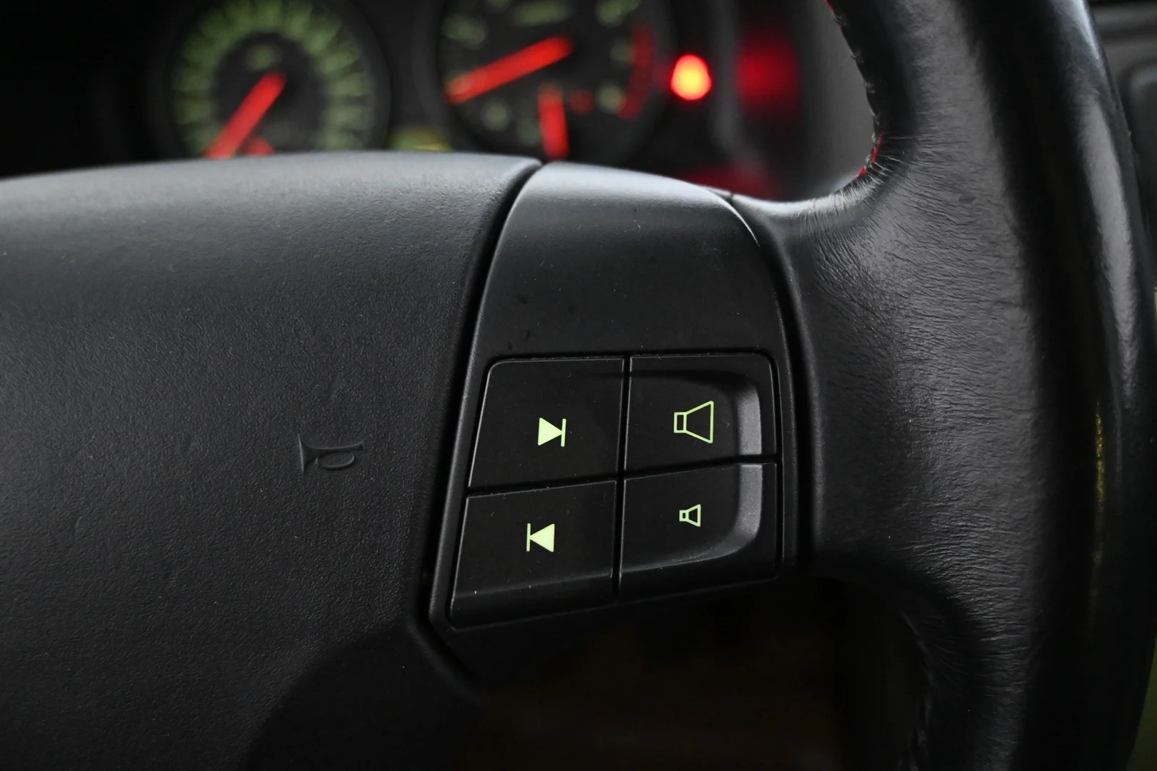 Car Image - D1CMEeuApdhoJDdRX1ZMR