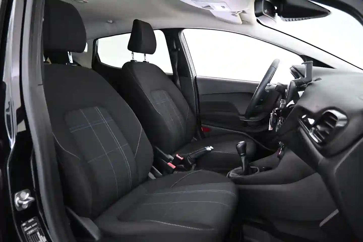 Car Image - 5tbSMKcOFN4g1aBHYGH9yA