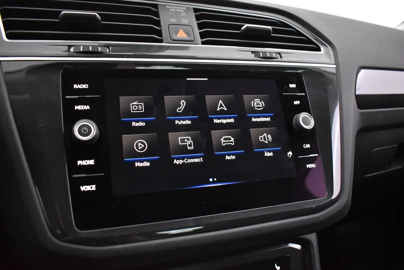 Car Image - 2XiJRns1nJ0t10v8oFK7hP