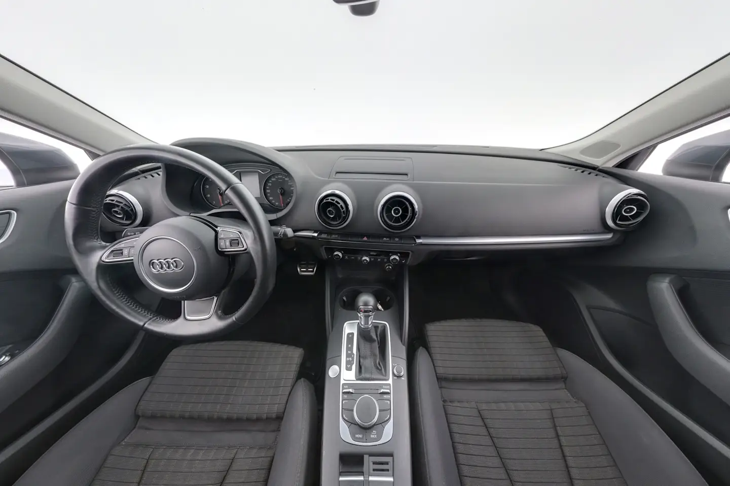 Car Image - ieNdAIYuROZc9wvjiRVPw