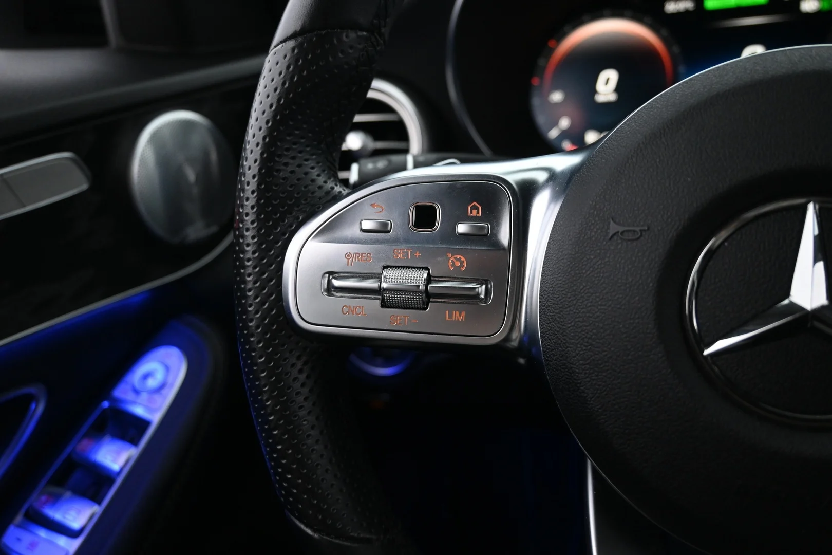 Car Image - 2zX3n8Rje3MiJPoHRIT2b2