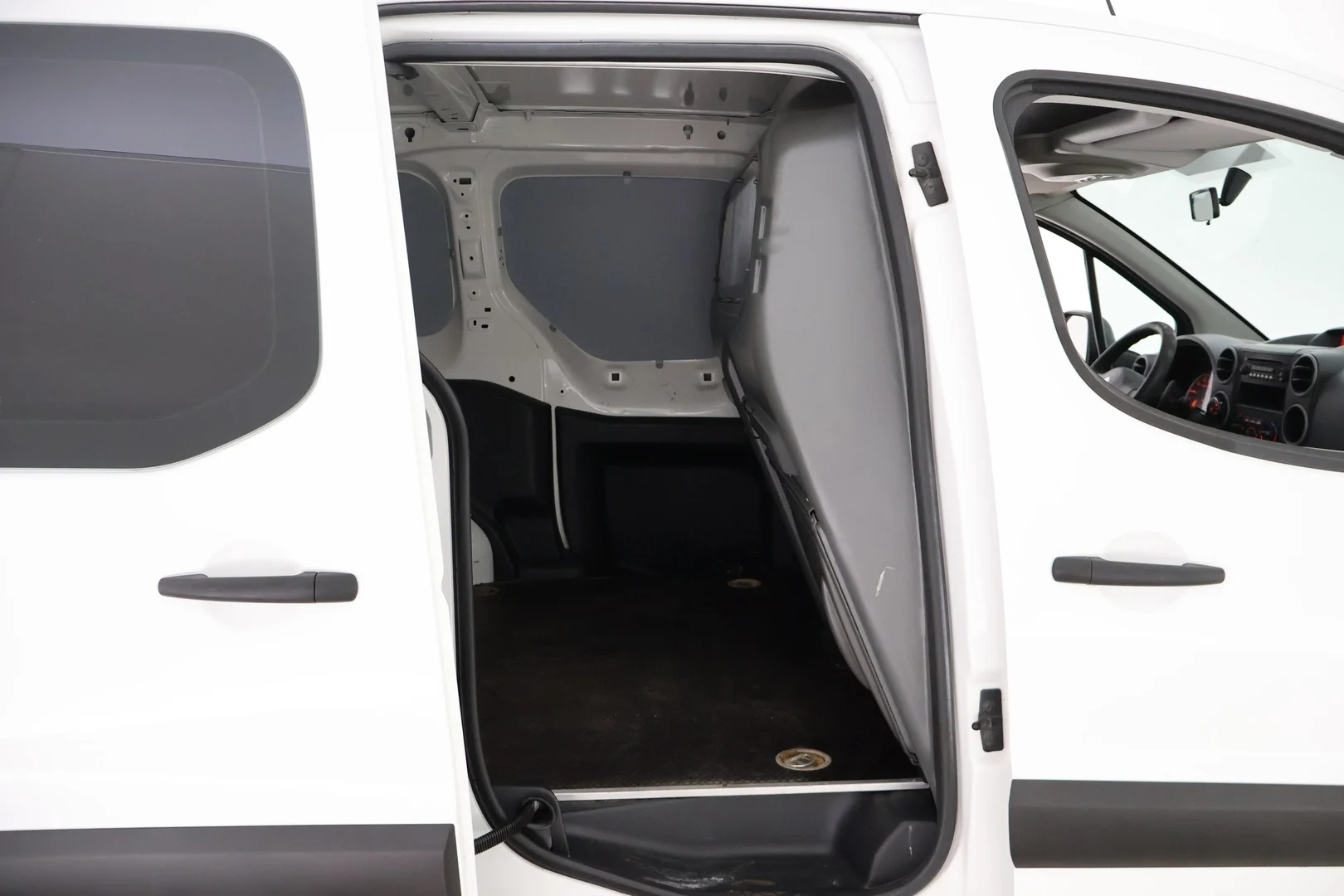Car Image - hsSDutGJRiwnzyGedp9Sx