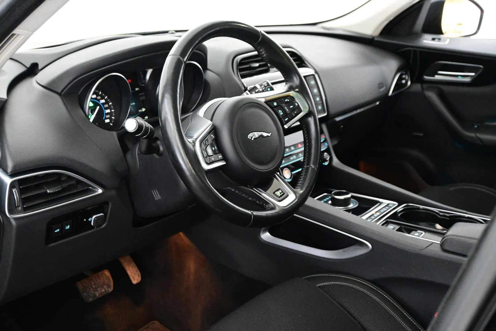 Car Image - 4NQ3SZ8dhi6qx4LLSRgSa5